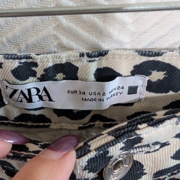 ZARA Leopard Print Wide Leg Jeans High Waist NWOT Size 2 Animal Print Denim - Picture 2 of 11